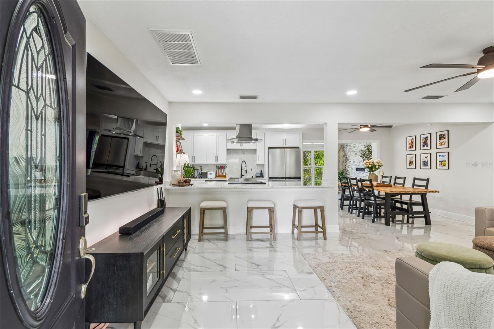 Image 12 of 71 For 1618 Barry Road