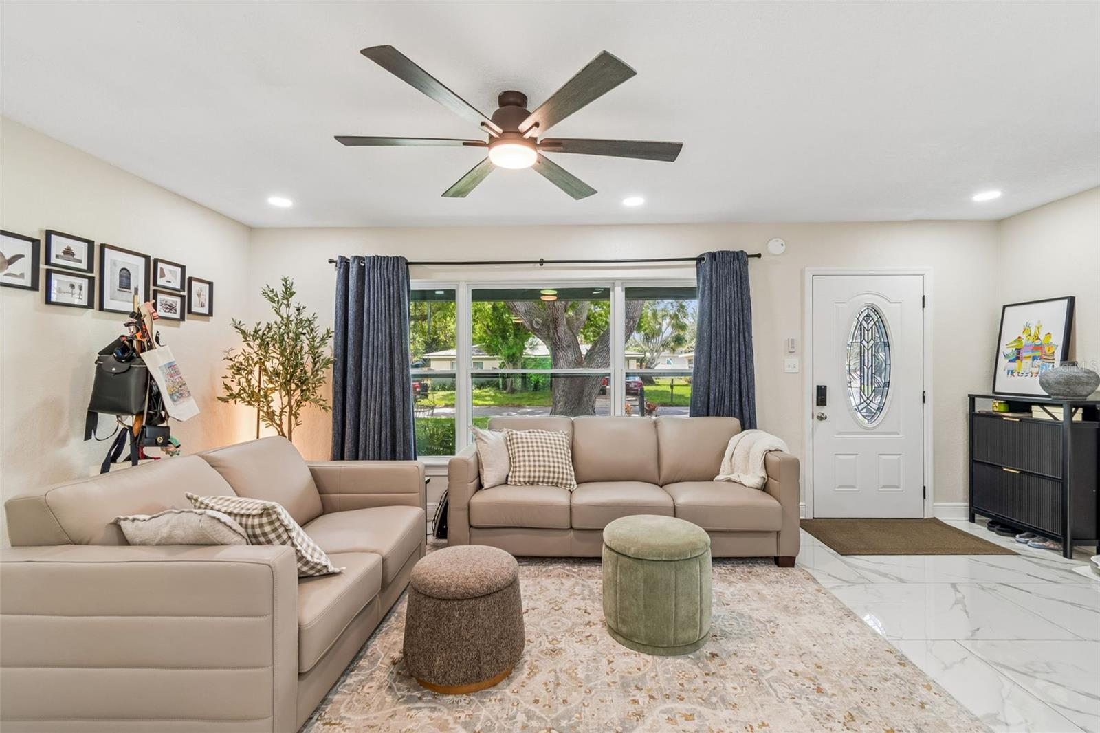 Image 14 of 71 For 1618 Barry Road