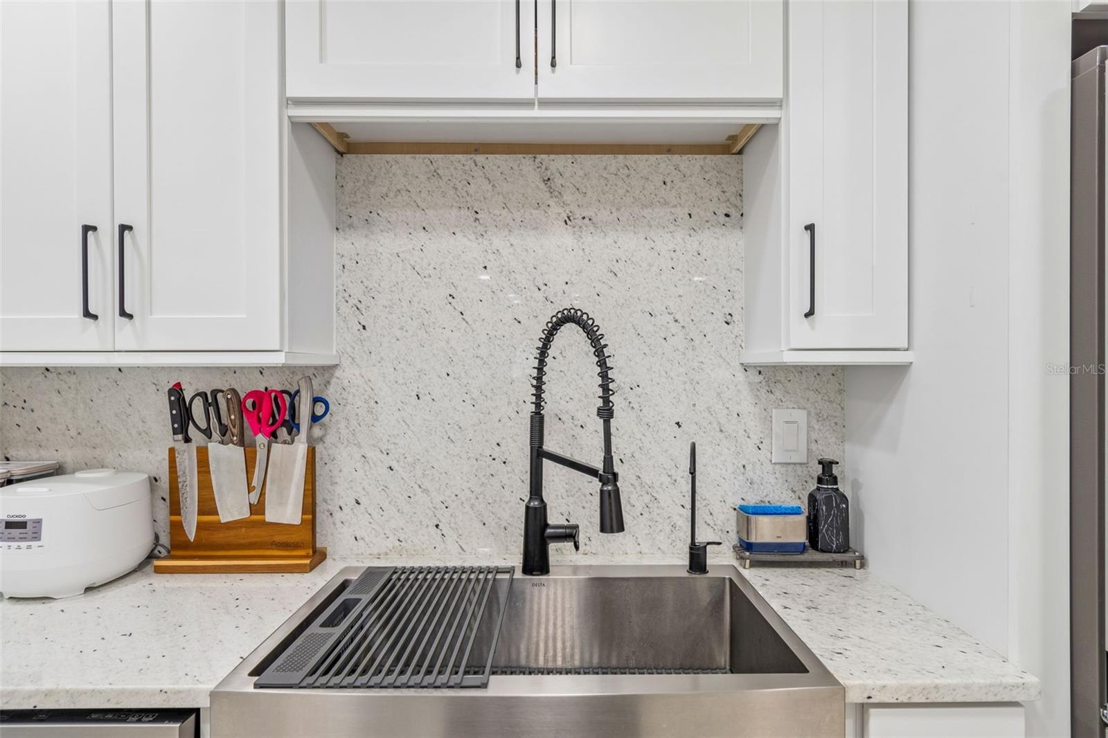 Image 17 of 71 For 1618 Barry Road