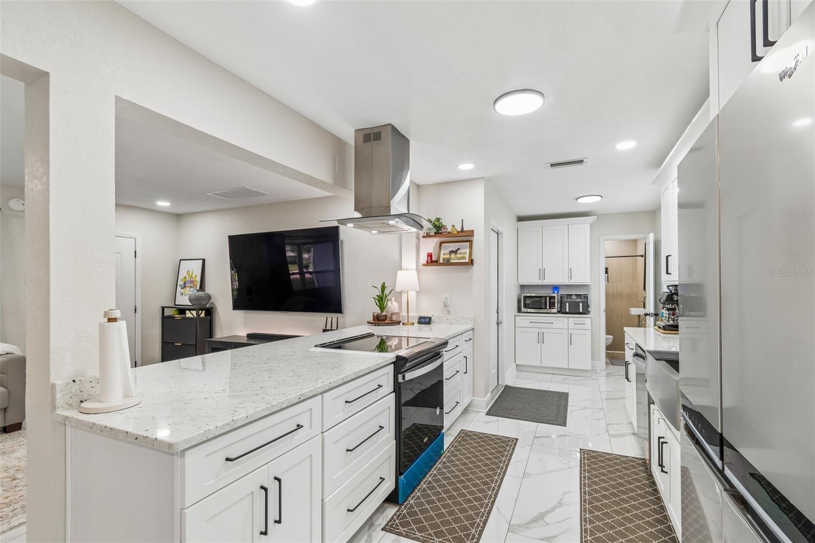 Image 19 of 71 For 1618 Barry Road