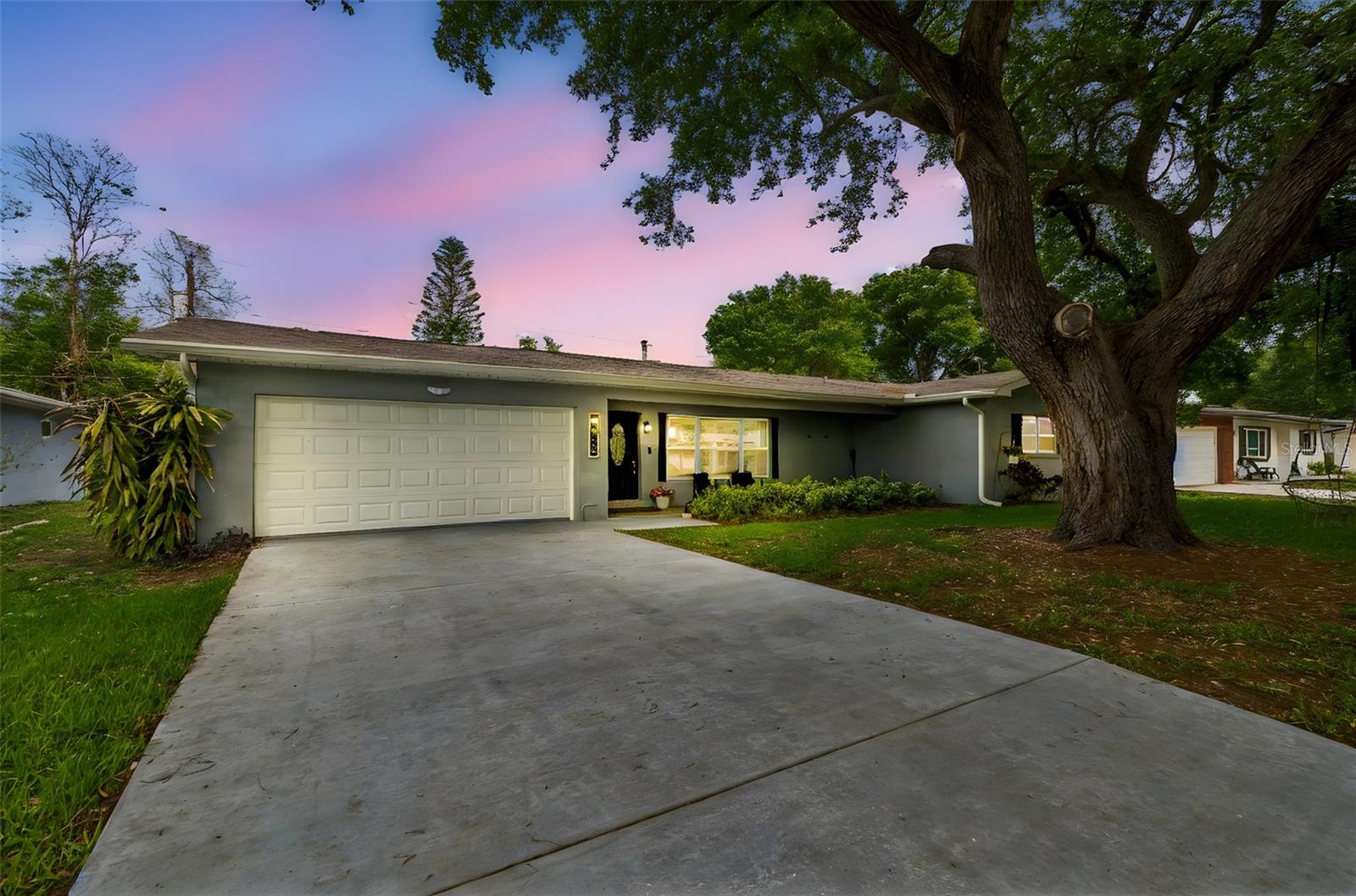 Image 2 of 71 For 1618 Barry Road