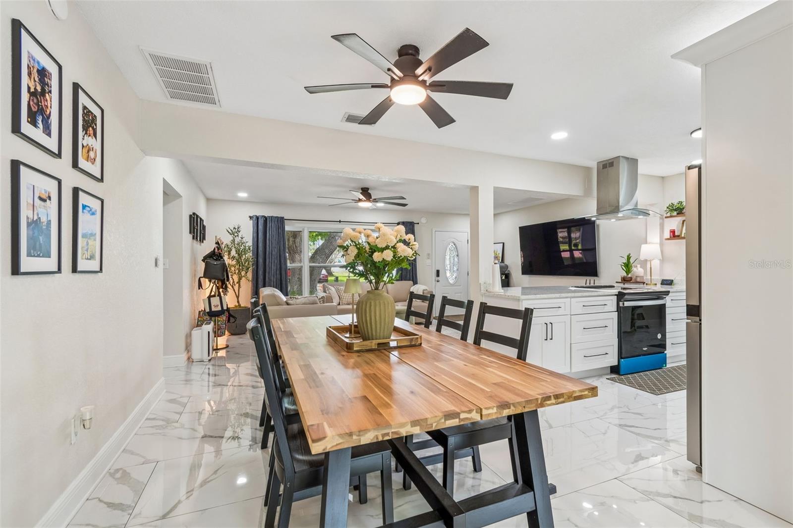 Image 27 of 71 For 1618 Barry Road