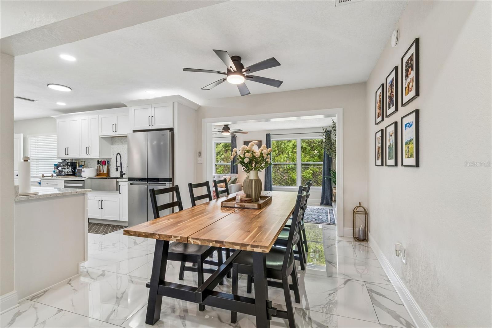 Image 28 of 71 For 1618 Barry Road