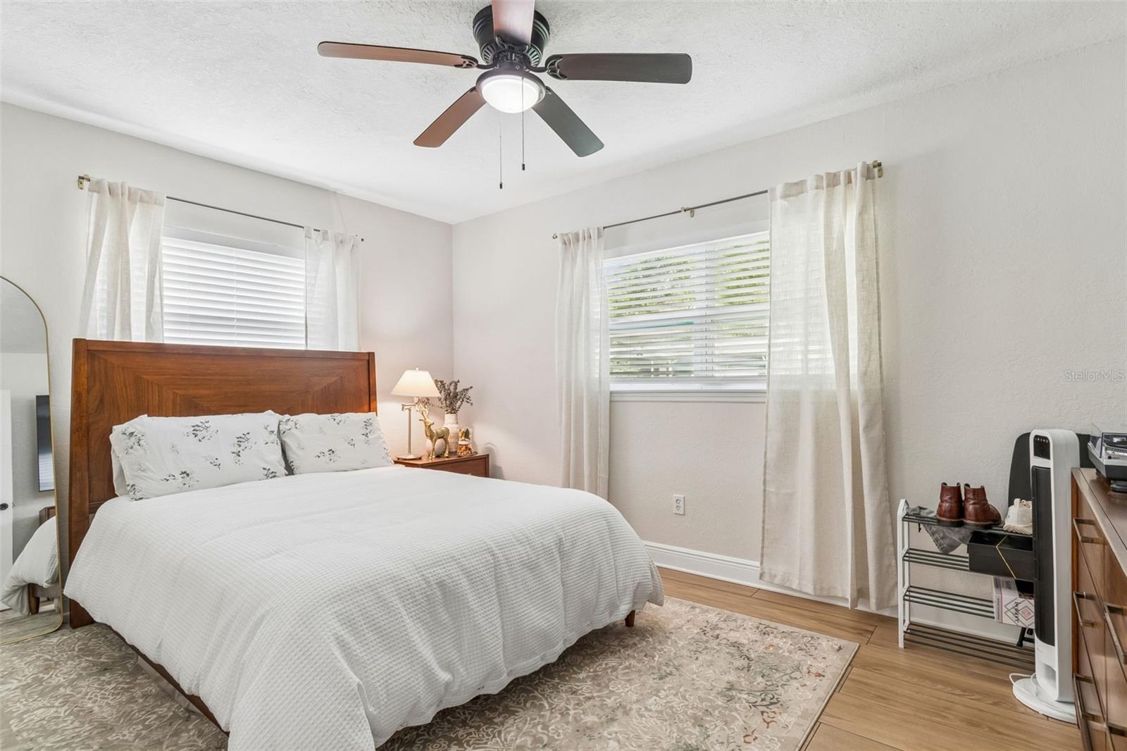 Image 30 of 71 For 1618 Barry Road