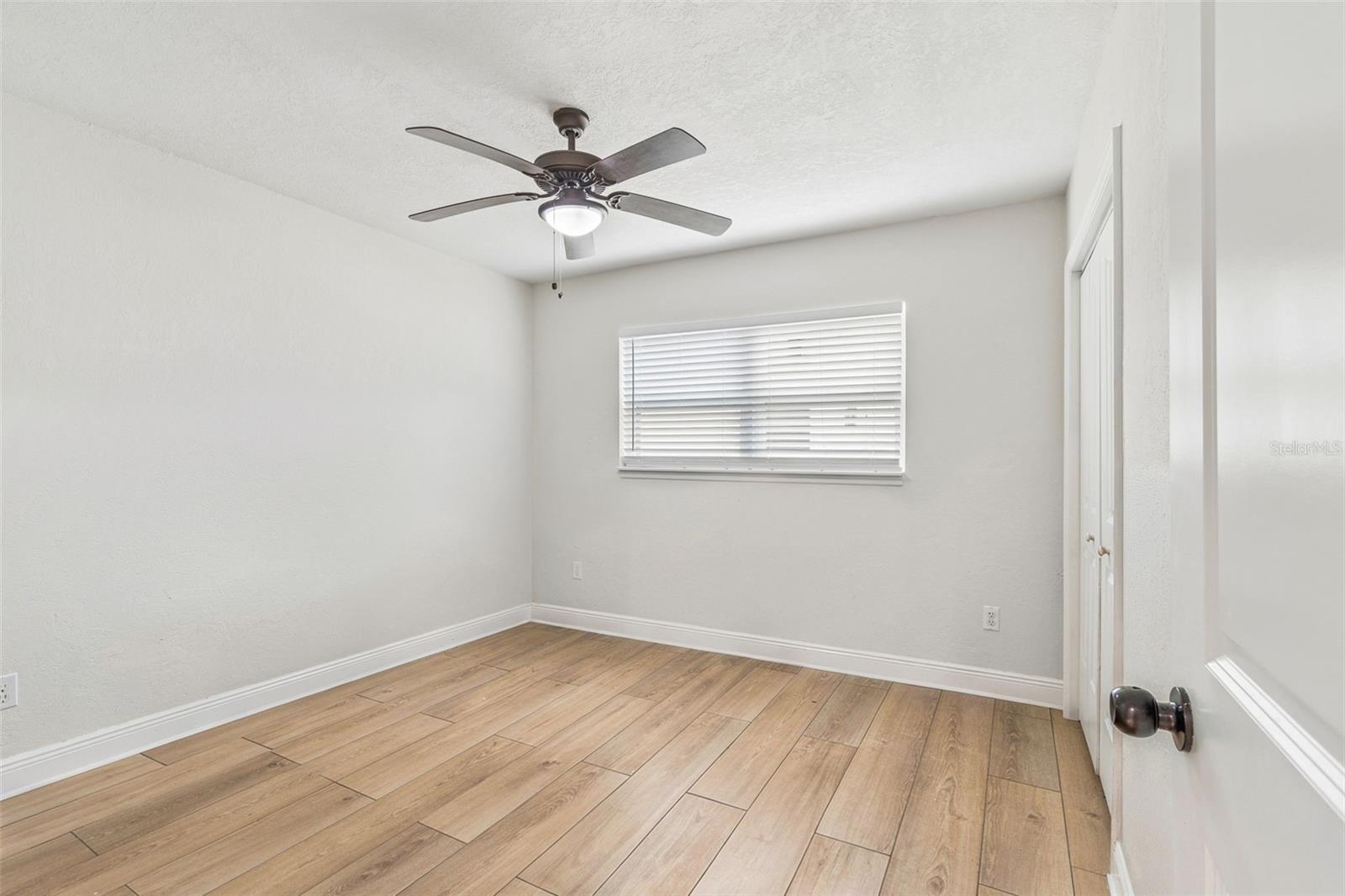 Image 36 of 71 For 1618 Barry Road