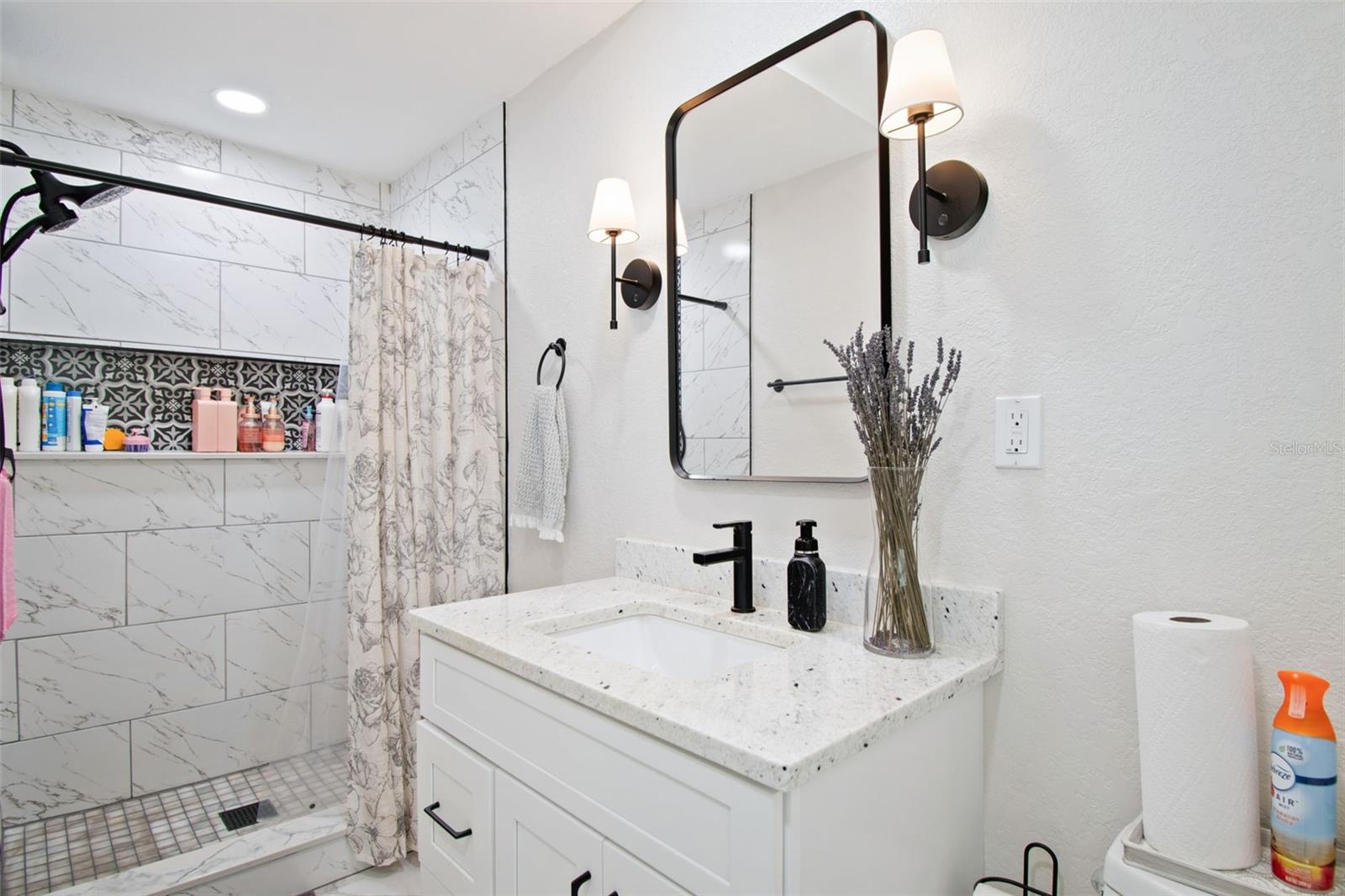 Image 40 of 71 For 1618 Barry Road