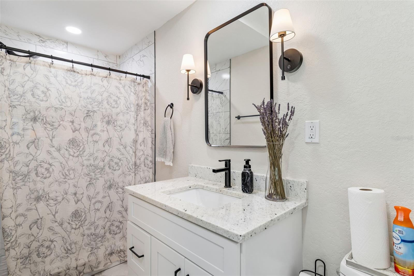 Image 41 of 71 For 1618 Barry Road