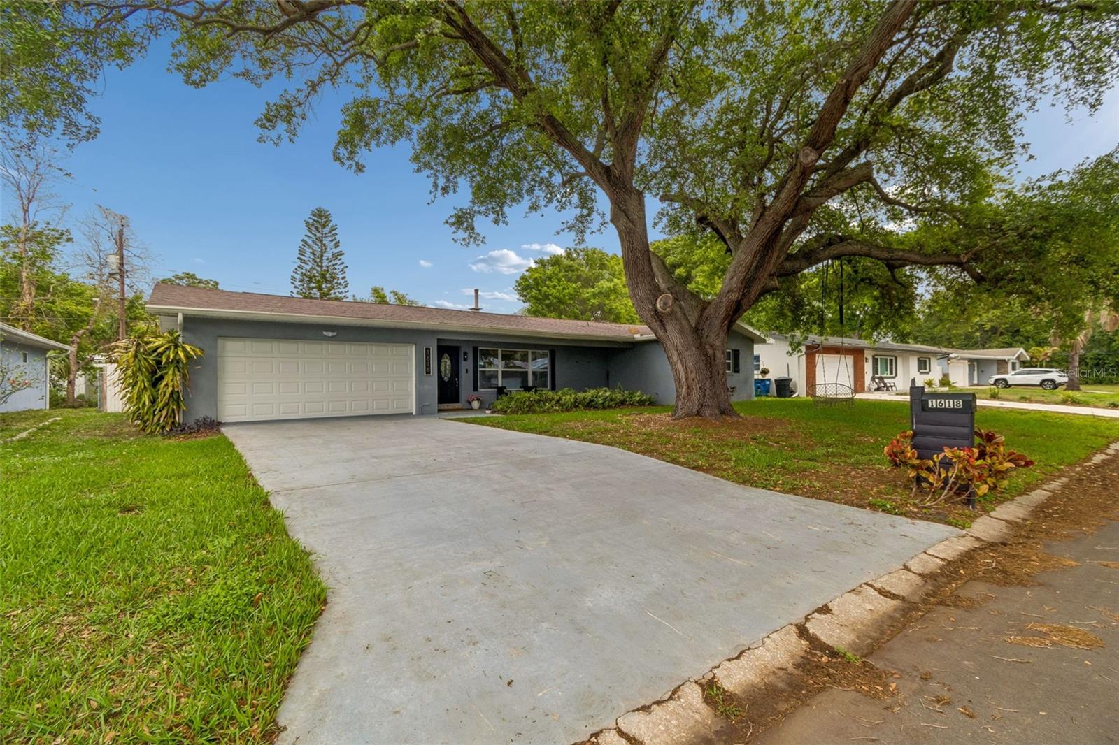 Image 57 of 71 For 1618 Barry Road