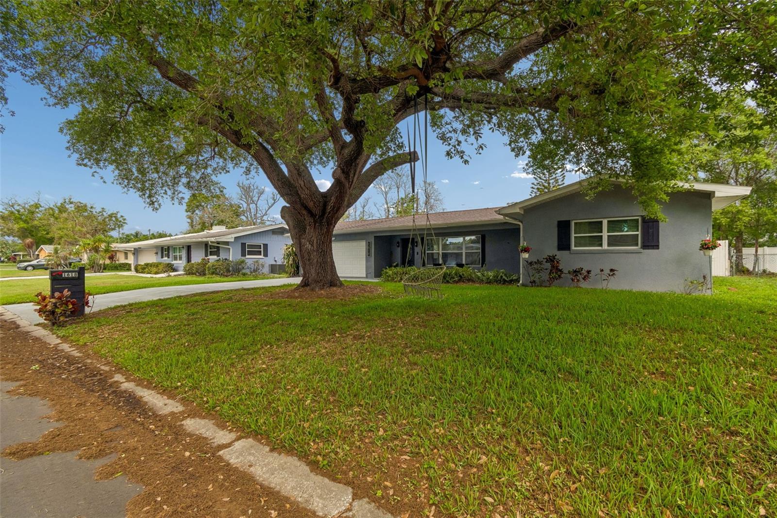 Image 60 of 71 For 1618 Barry Road