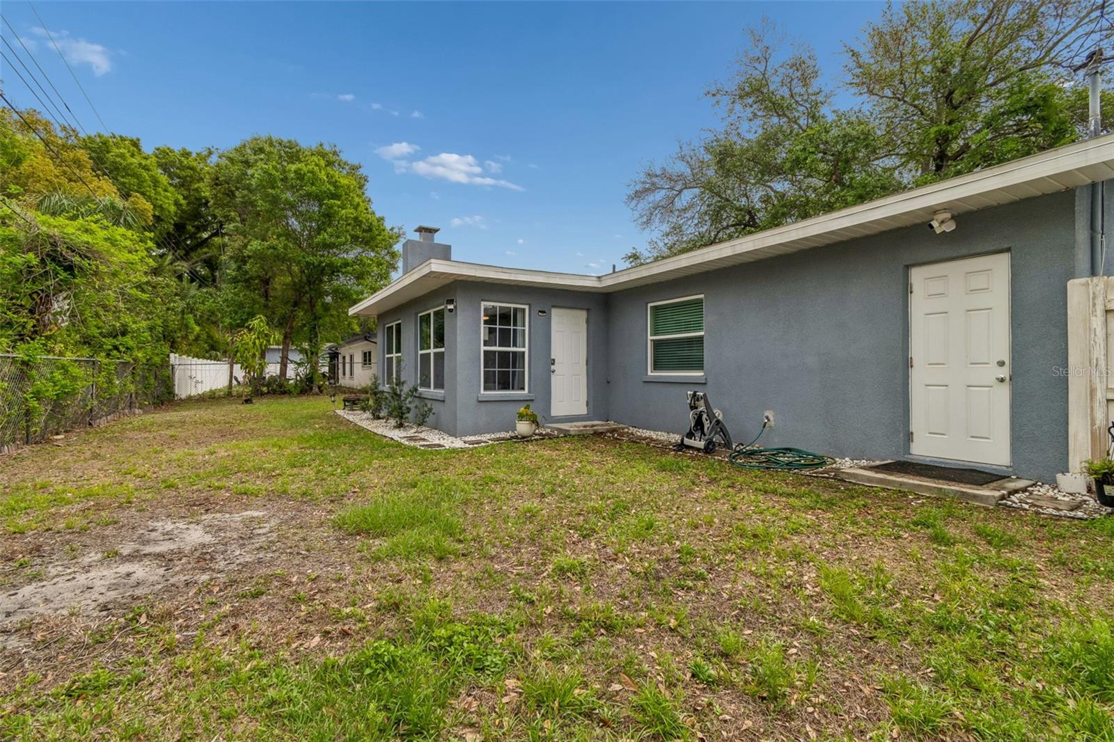 Image 62 of 71 For 1618 Barry Road