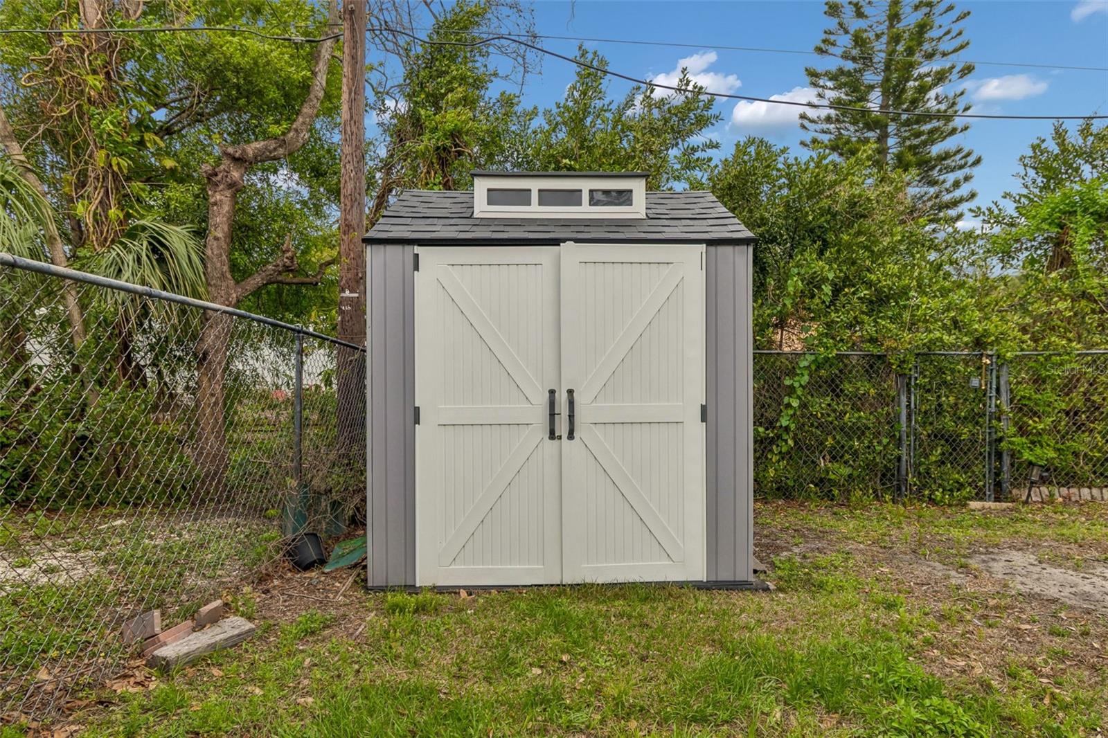 Image 64 of 71 For 1618 Barry Road