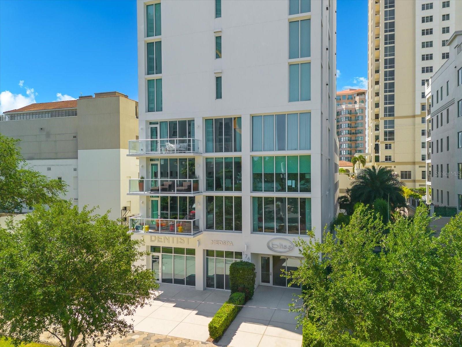 Image 18 of 73 For 176 4th Avenue Ne 201