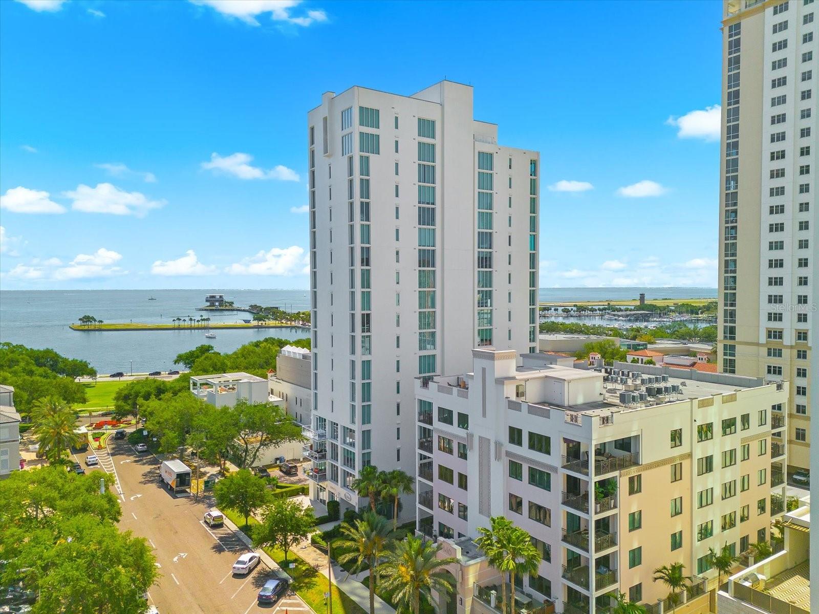 Image 2 of 73 For 176 4th Avenue Ne 201