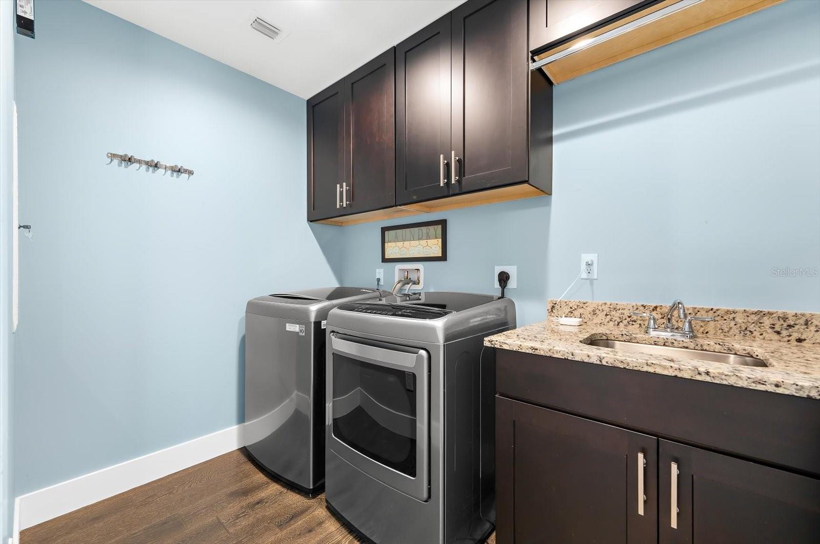 Image 42 of 73 For 176 4th Avenue Ne 201