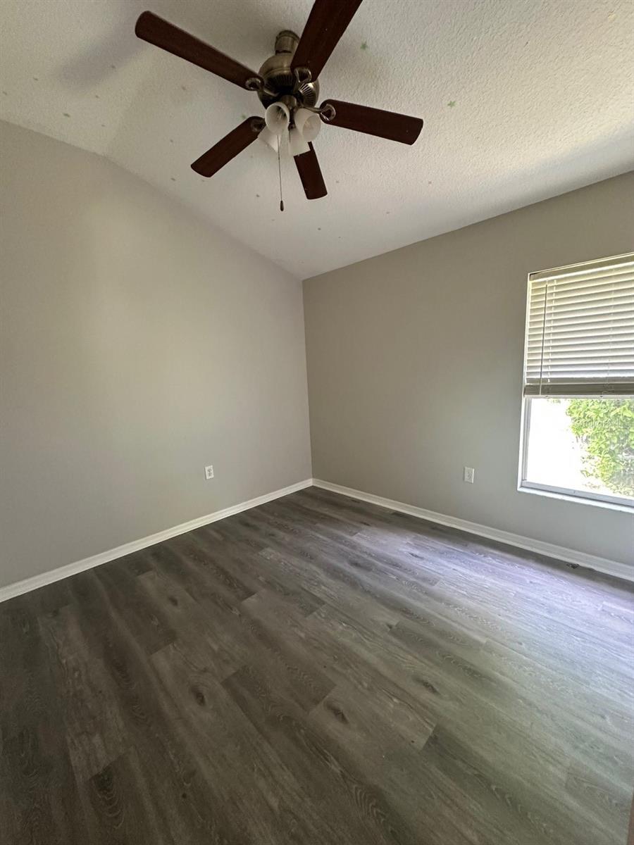 Image 20 of 25 For 705 Straw Lake Drive