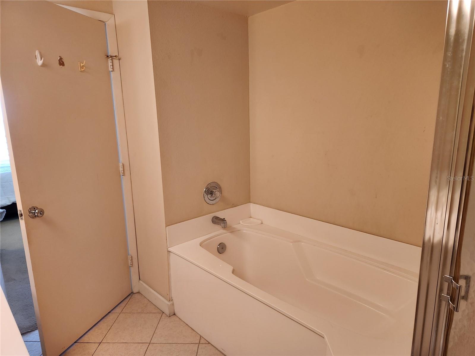 Image 14 of 19 For 6105 Bahia Del Mar Circle 283