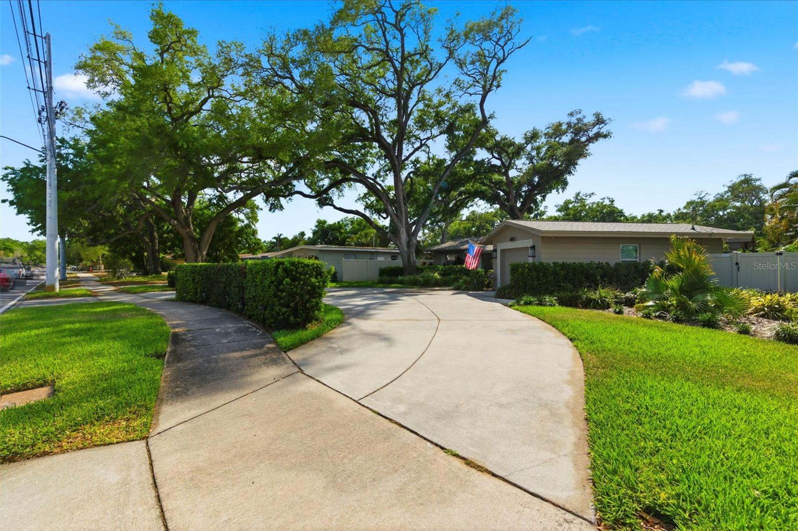 Image 2 of 78 For 3120 Park Street N