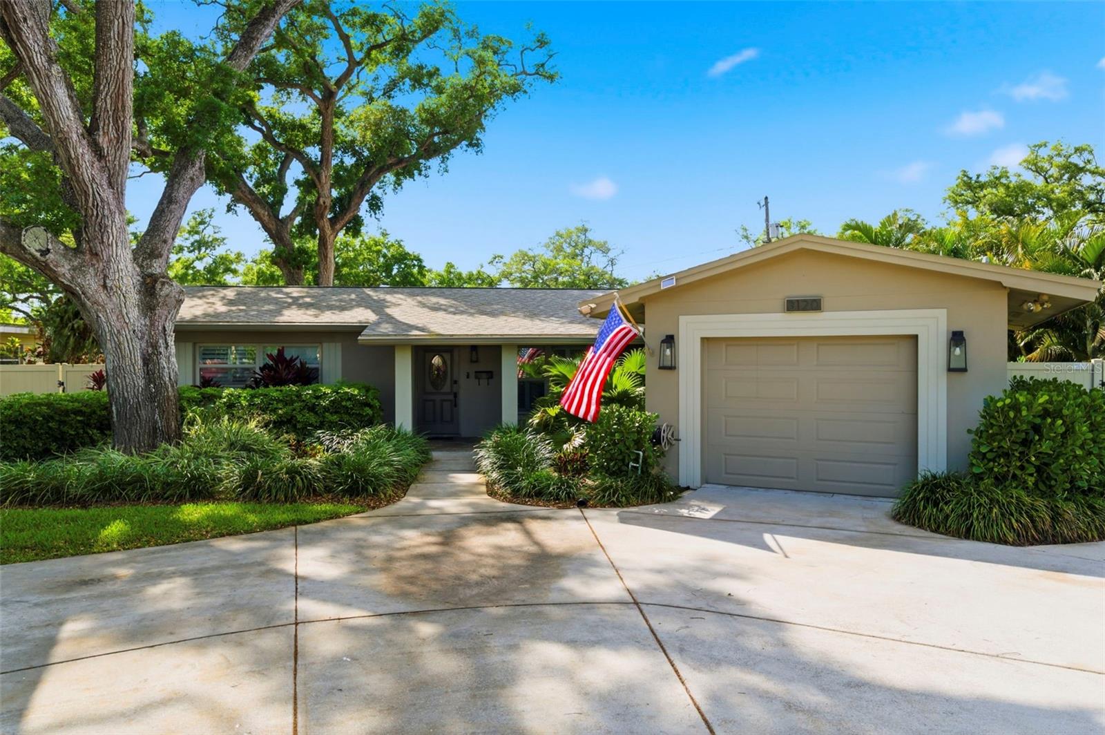 Image 4 of 78 For 3120 Park Street N