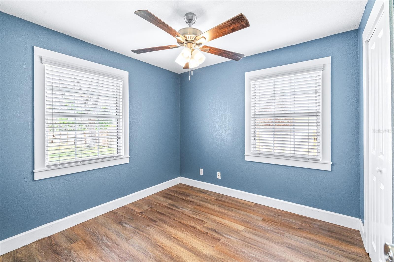 Image 11 of 23 For 3958 2nd Street Nw