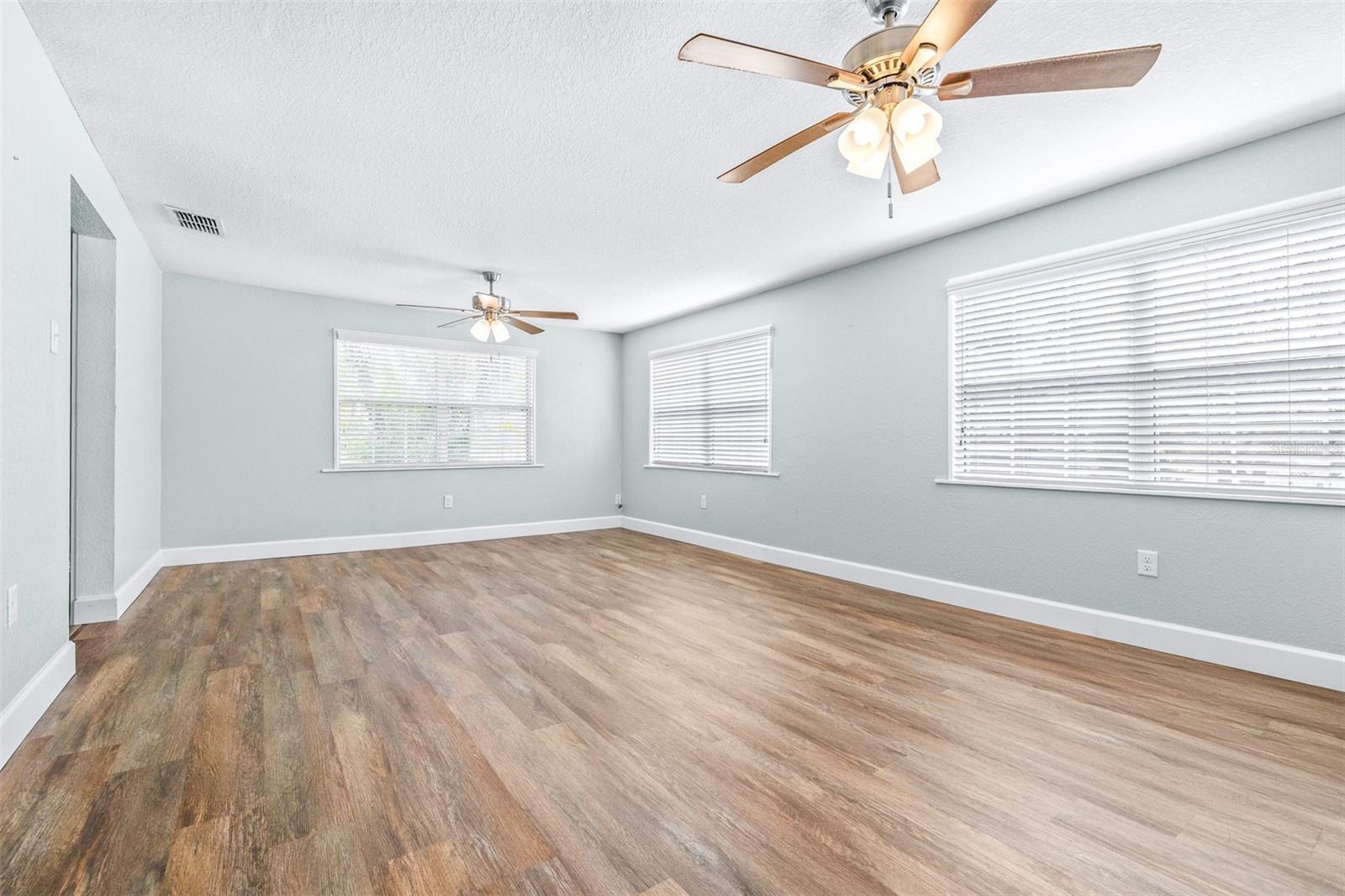 Image 7 of 23 For 3958 2nd Street Nw