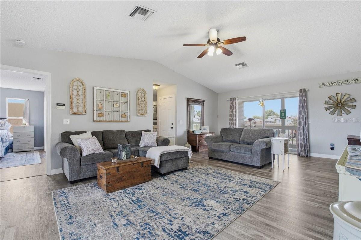 Image 19 of 52 For 7611 Mako Drive