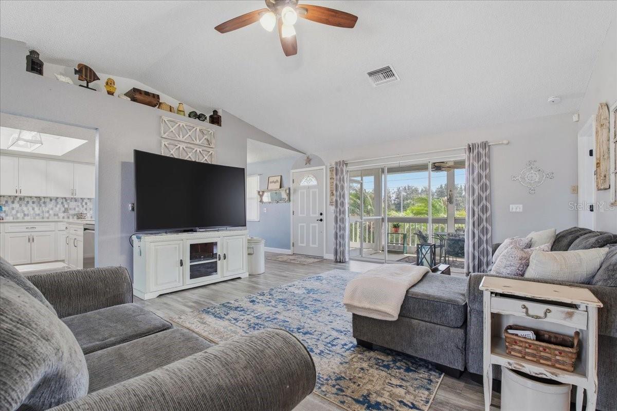 Image 22 of 52 For 7611 Mako Drive