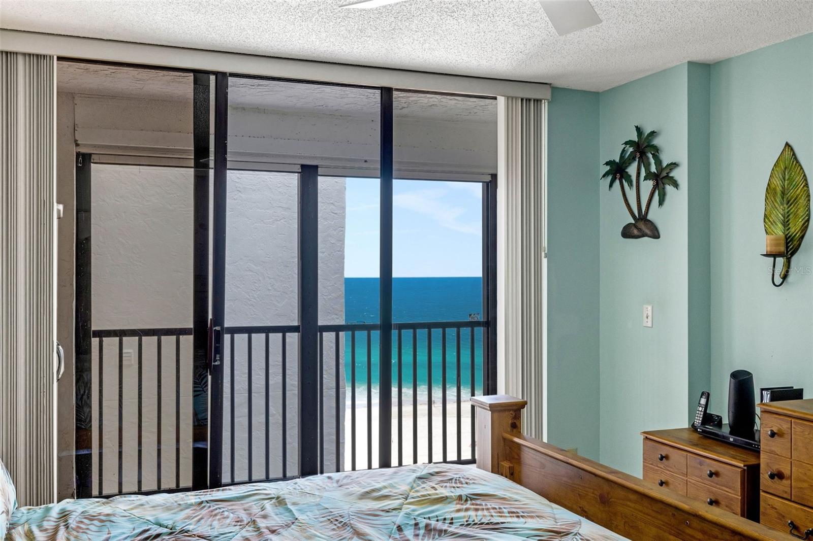 Image 17 of 77 For 14900 Gulf Boulevard 410