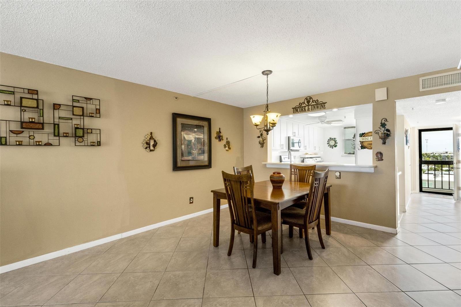 Image 28 of 77 For 14900 Gulf Boulevard 410