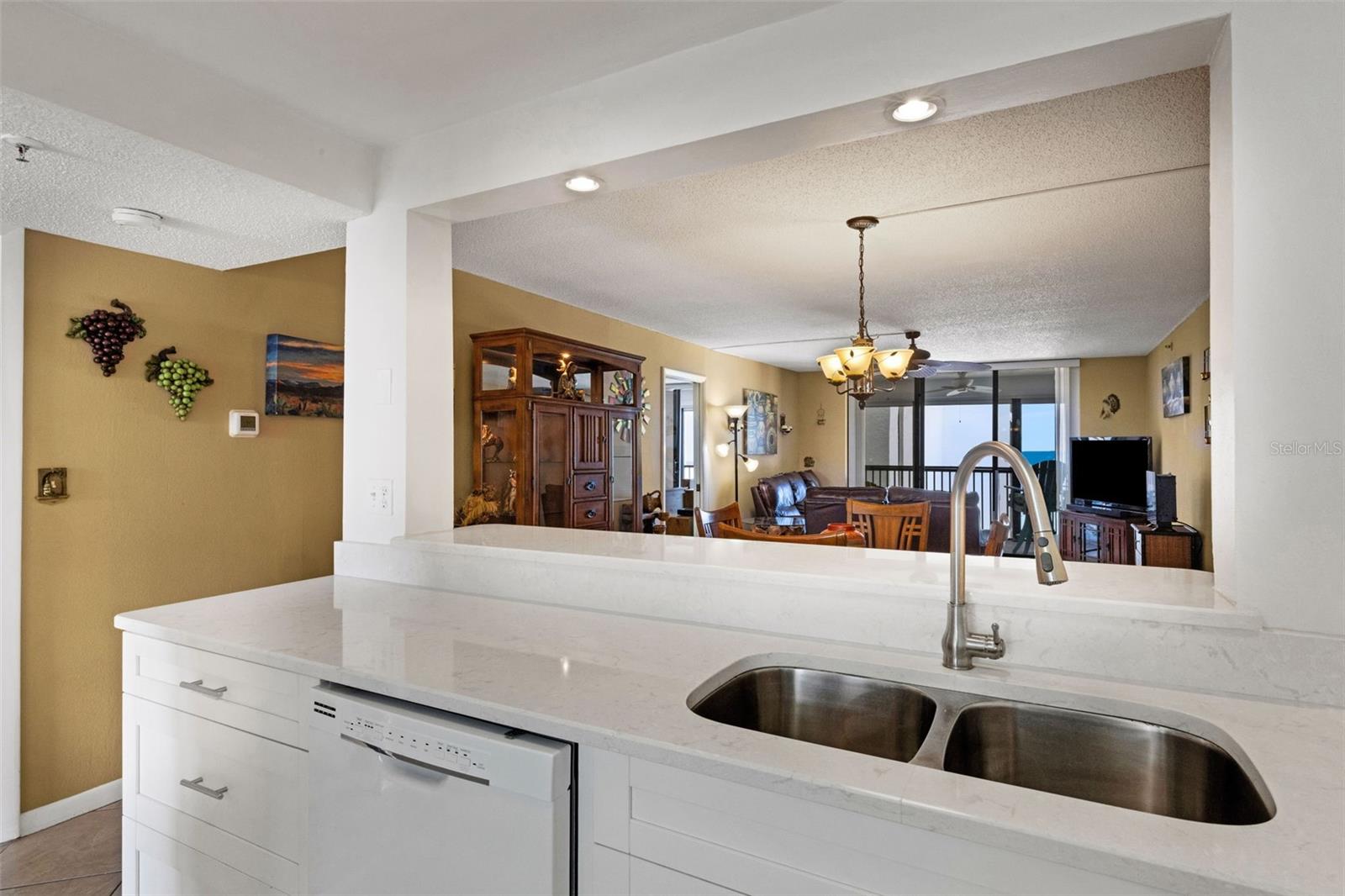 Image 37 of 77 For 14900 Gulf Boulevard 410