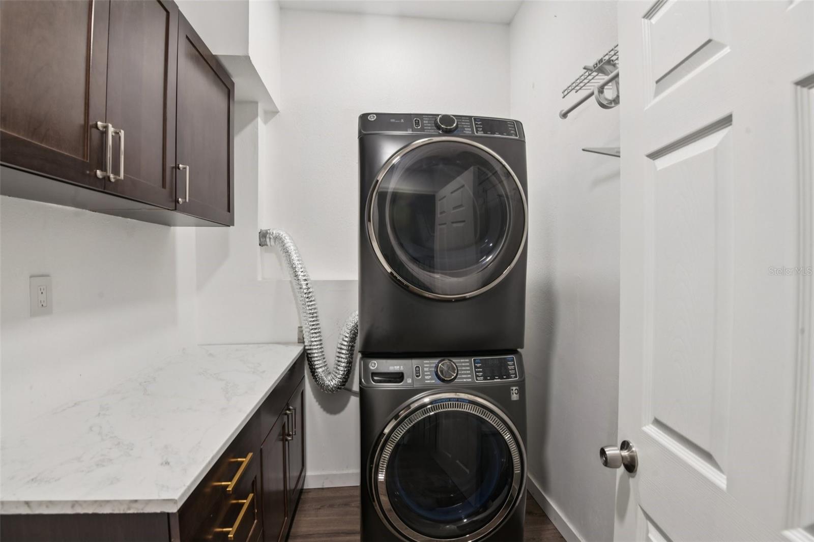 Image 21 of 31 For 3661 Country Pointe Place