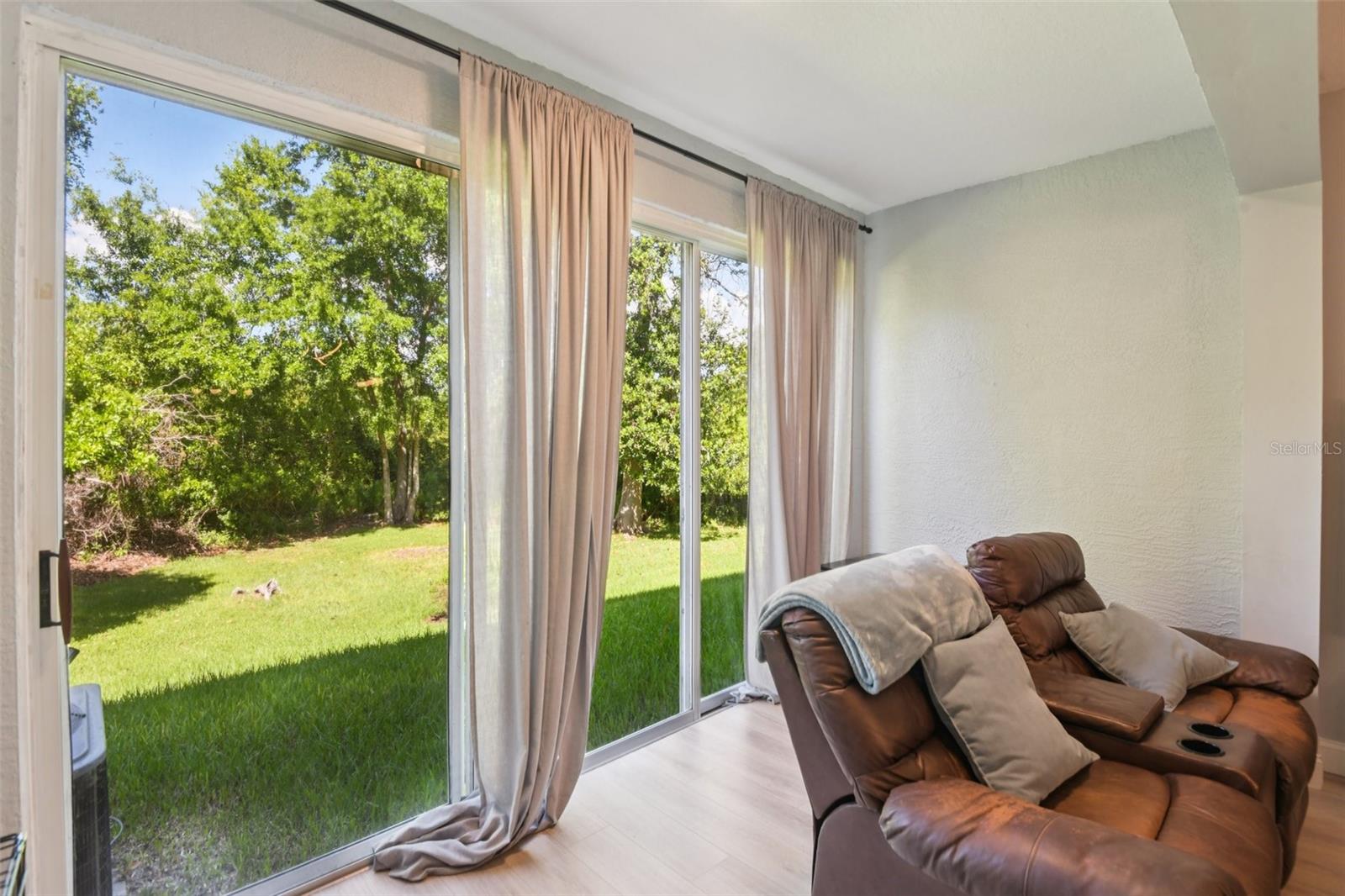 Image 6 of 31 For 3661 Country Pointe Place