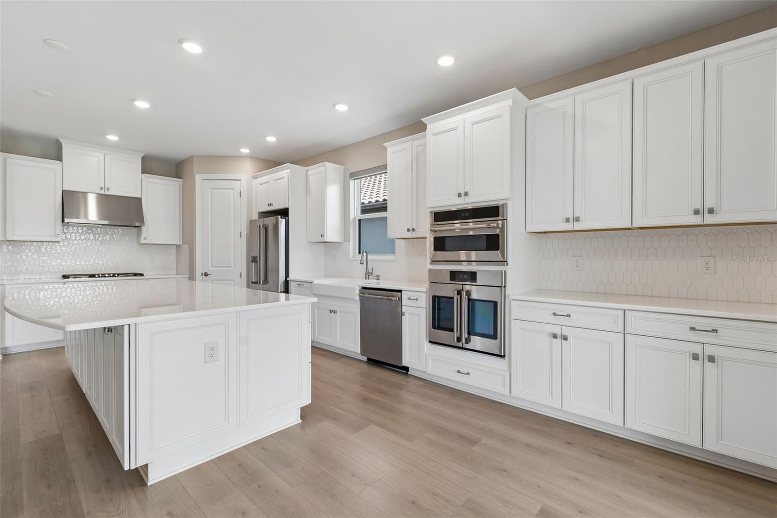 Listing photo id 12 for 4292 Graticola Road