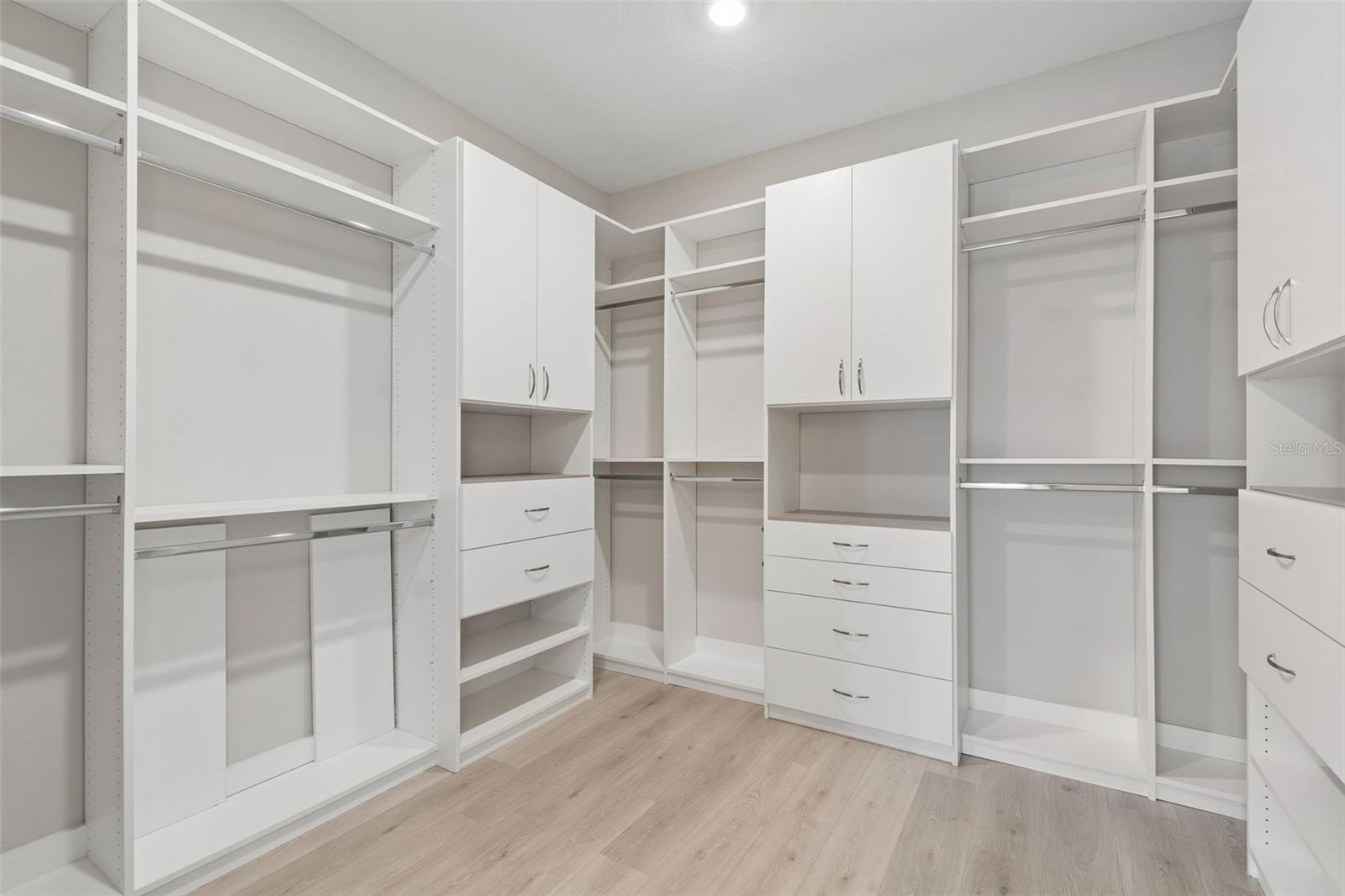 Listing photo id 22 for 4292 Graticola Road