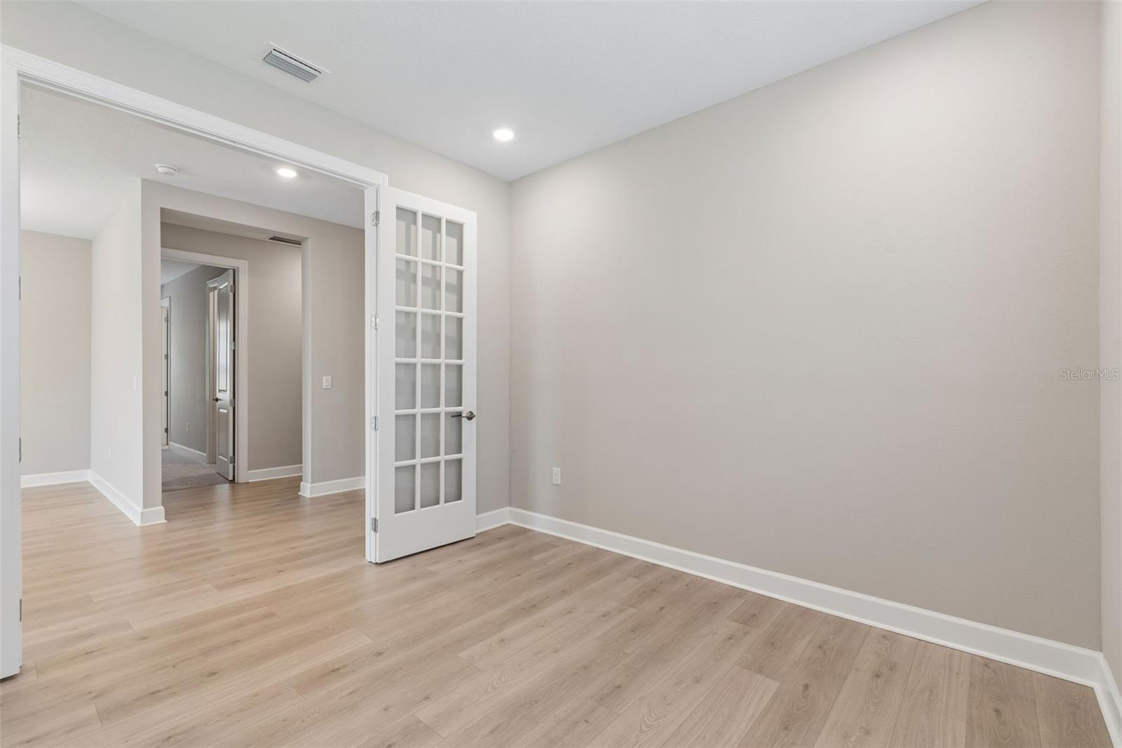 Listing photo id 37 for 4292 Graticola Road