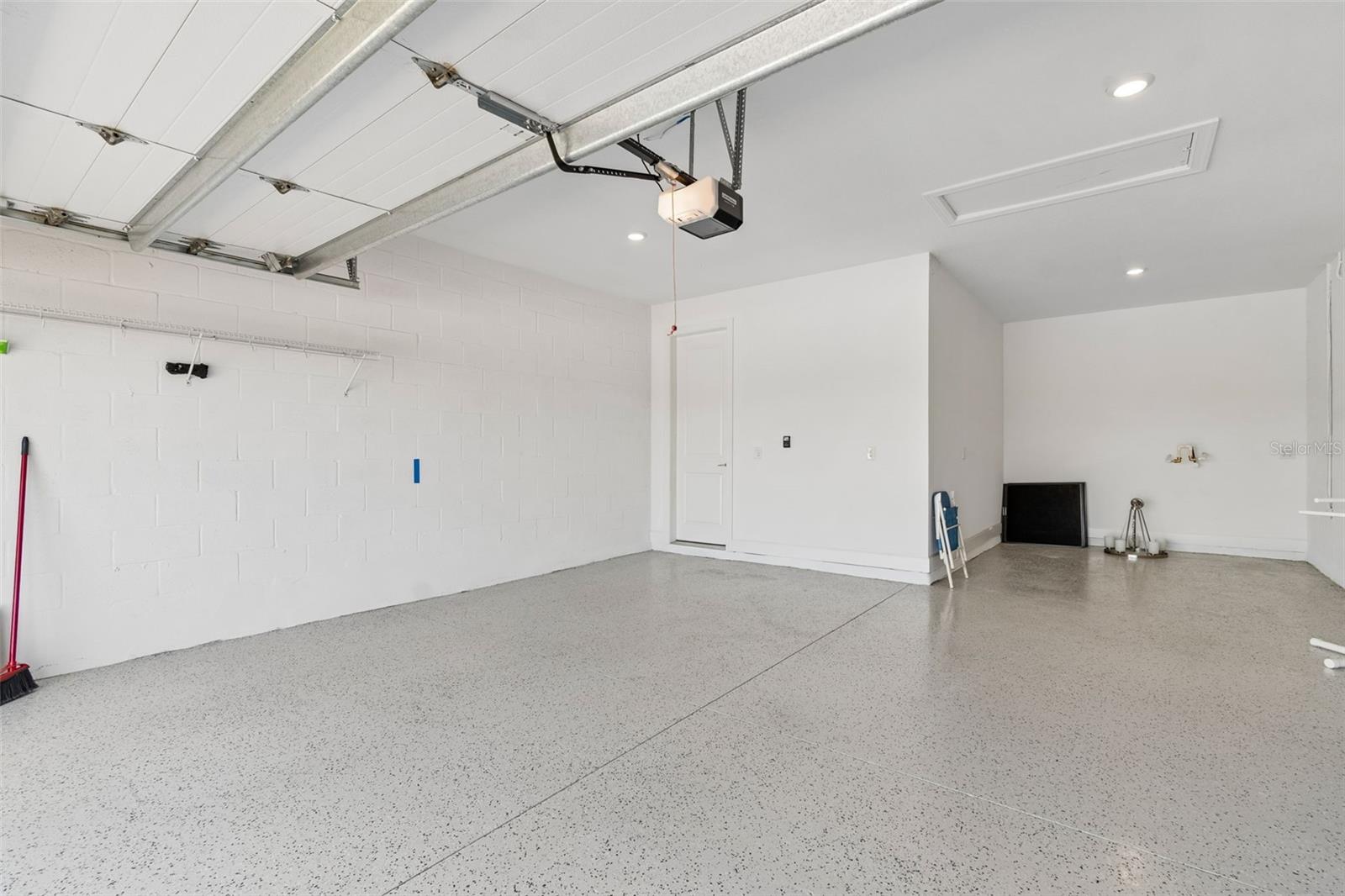 Listing photo id 47 for 4292 Graticola Road