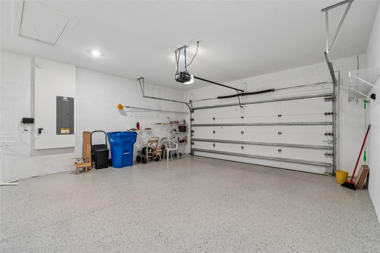 Listing photo id 49 for 4292 Graticola Road