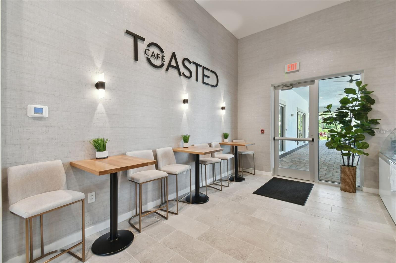 Listing photo id 71 for 4292 Graticola Road