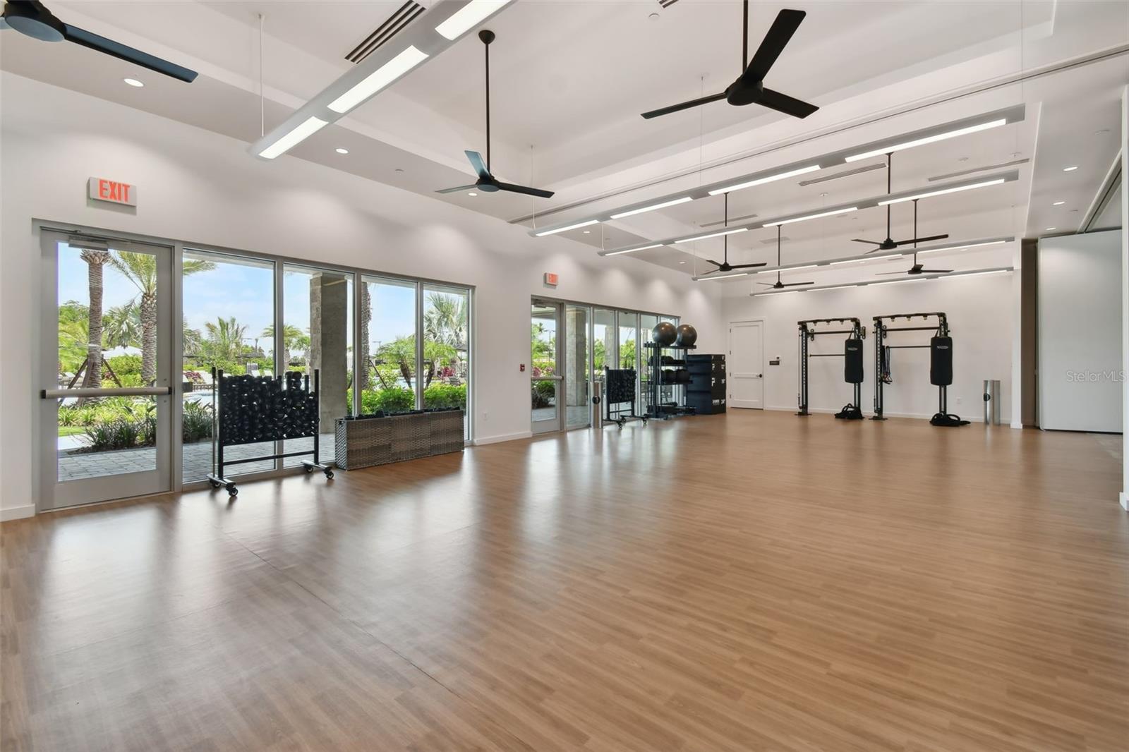 Listing photo id 89 for 4292 Graticola Road