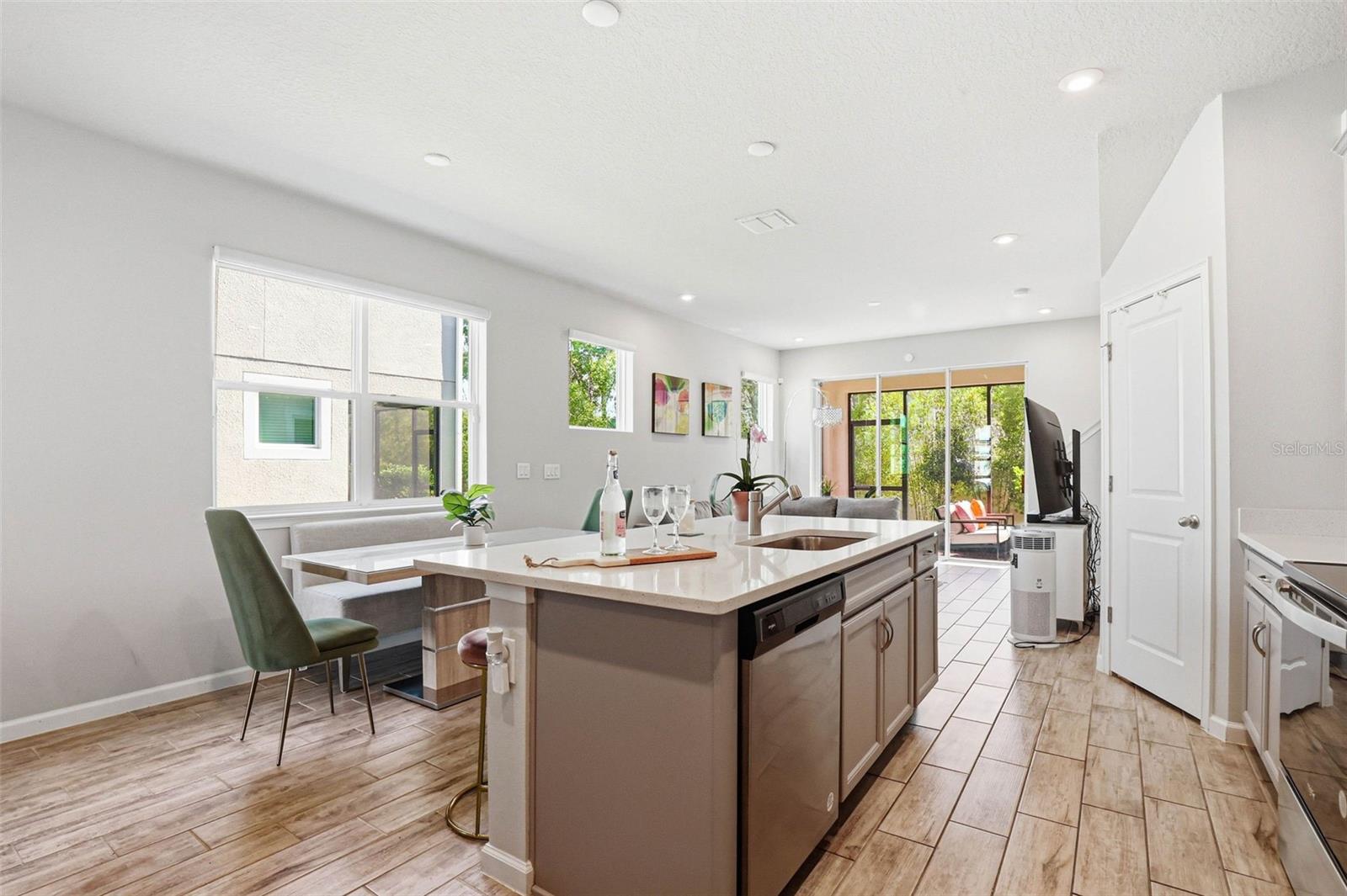 Image 6 of 84 For 4220 Cloud Hopper Way