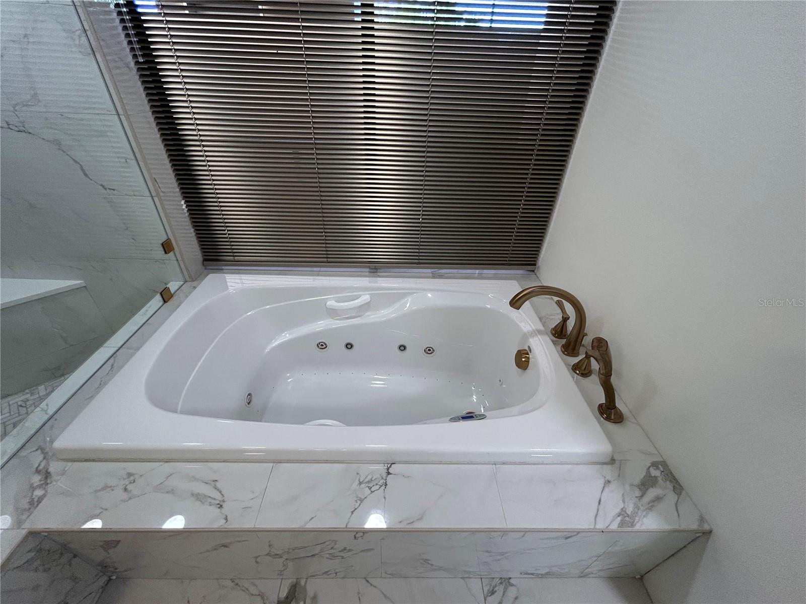 Image 37 of 59 For 6260 Kipps Colony Court 203