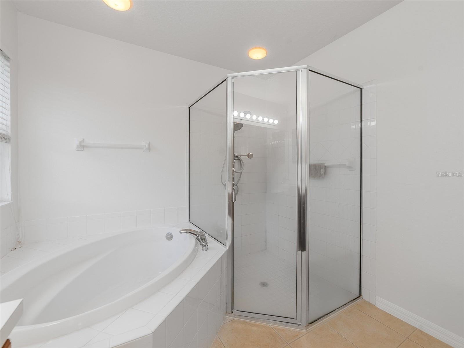 Image 18 of 46 For 8222 Haven Harbour Way