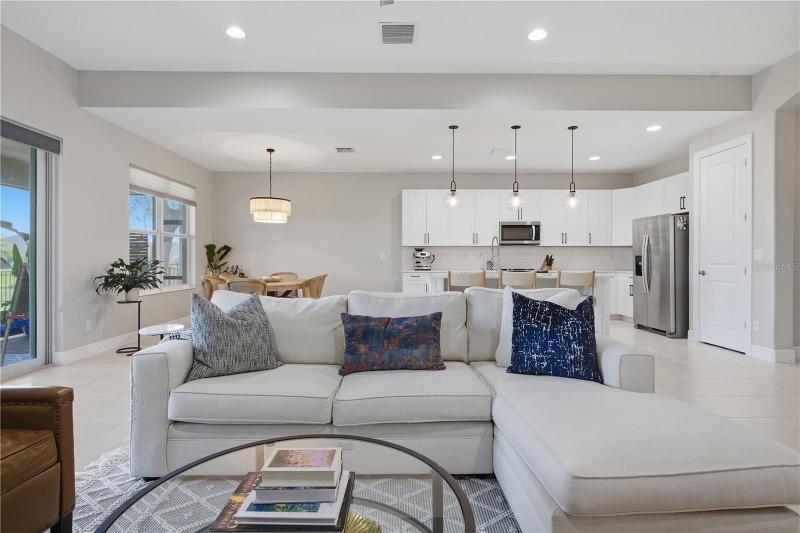 Listing photo id 9 for 1650 Segovia Circle