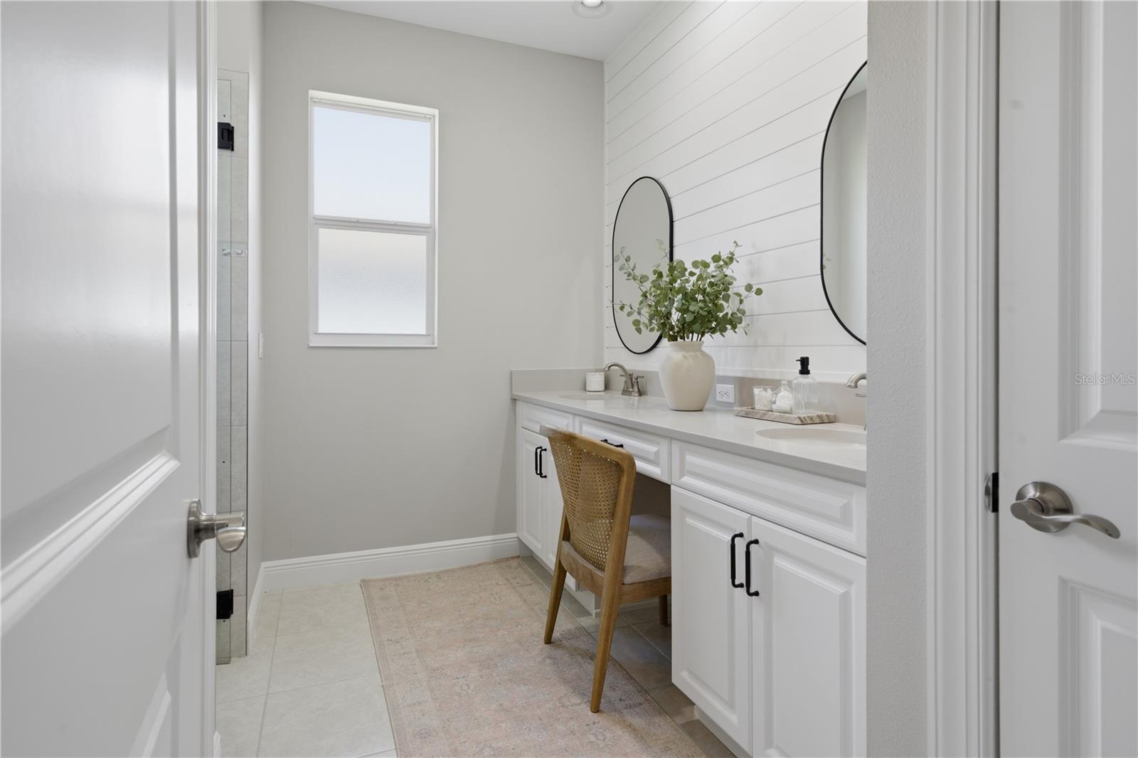 Listing photo id 14 for 1650 Segovia Circle