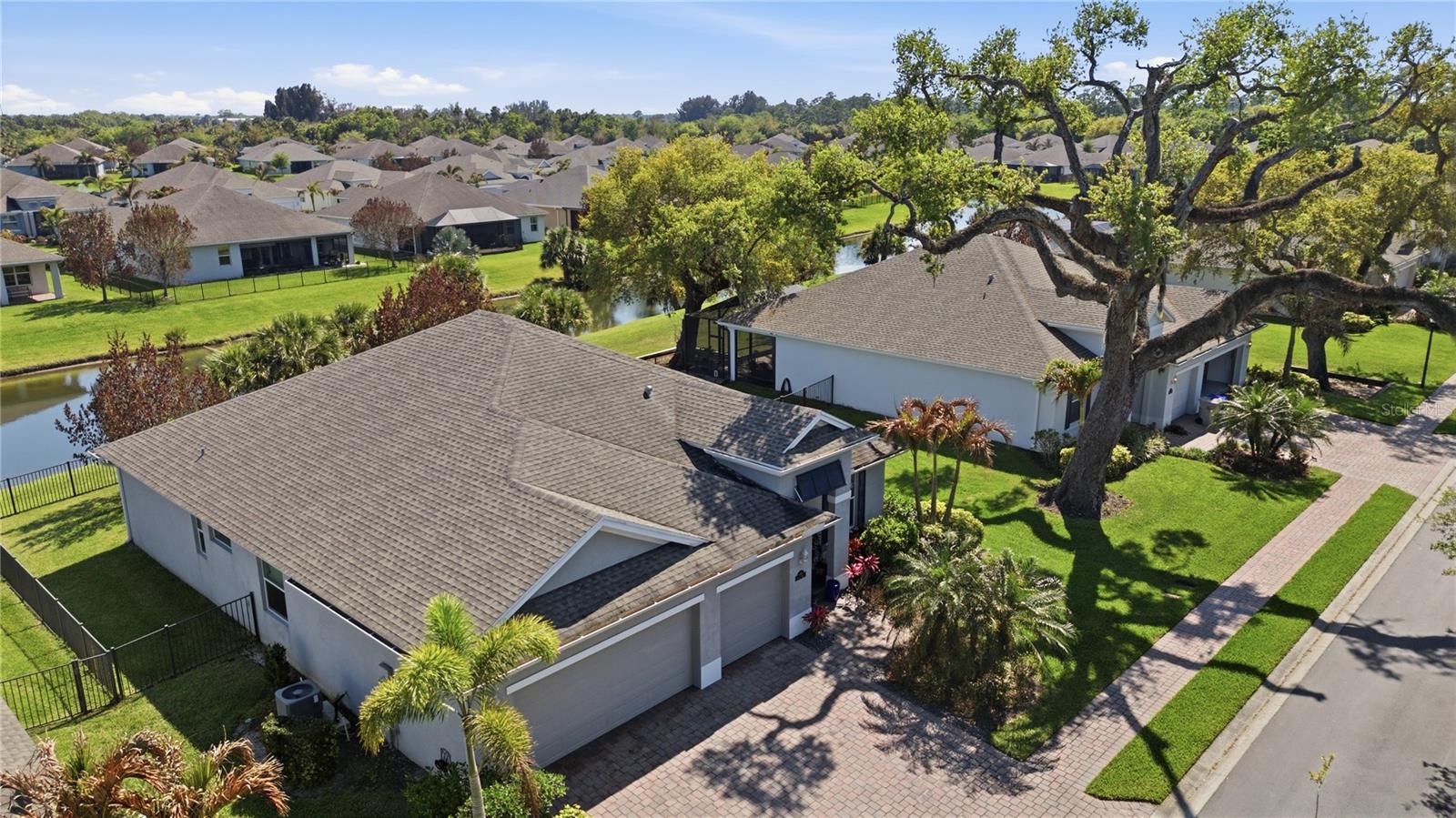 Listing photo id 0 for 1650 Segovia Circle