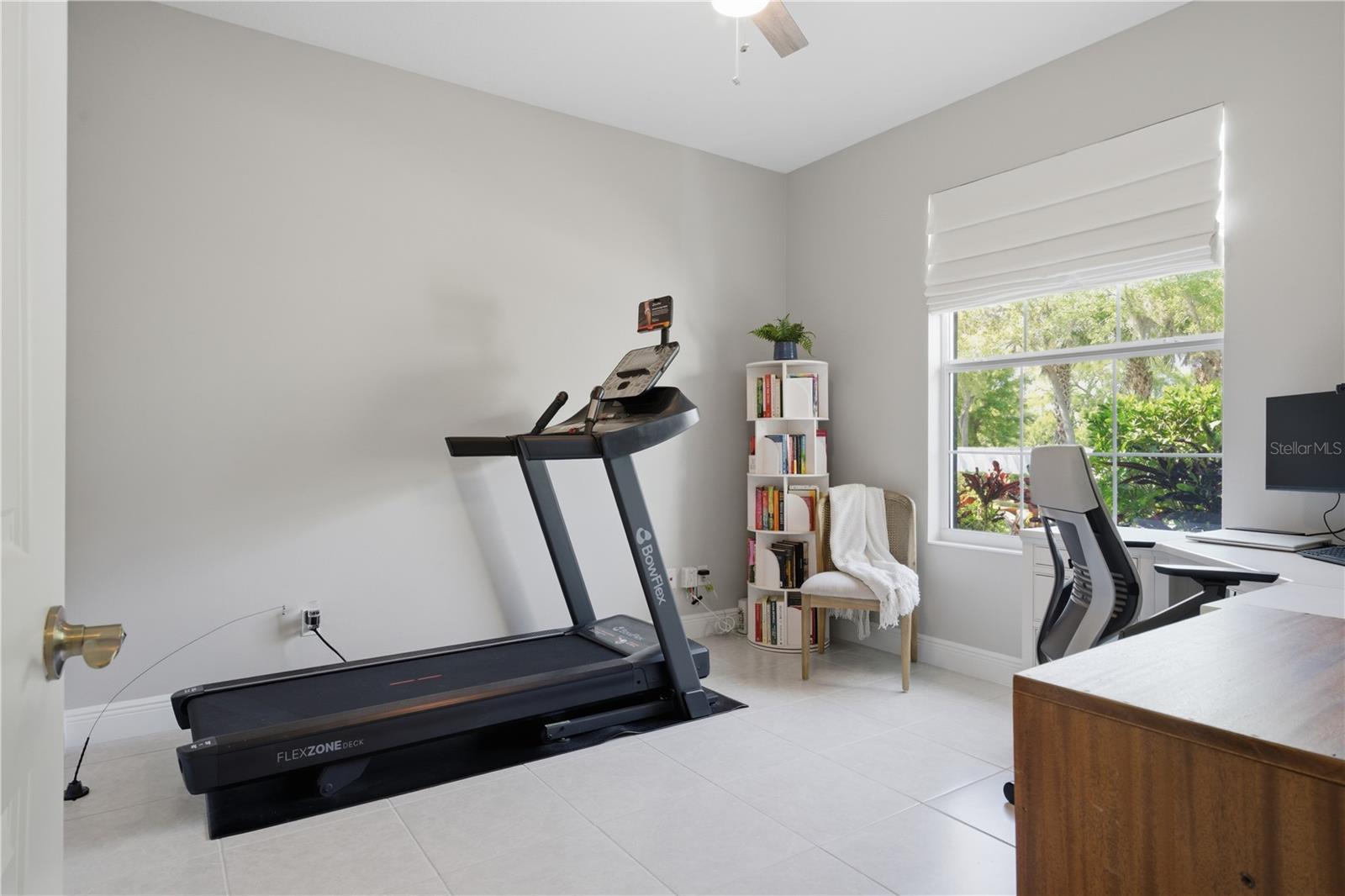 Listing photo id 18 for 1650 Segovia Circle