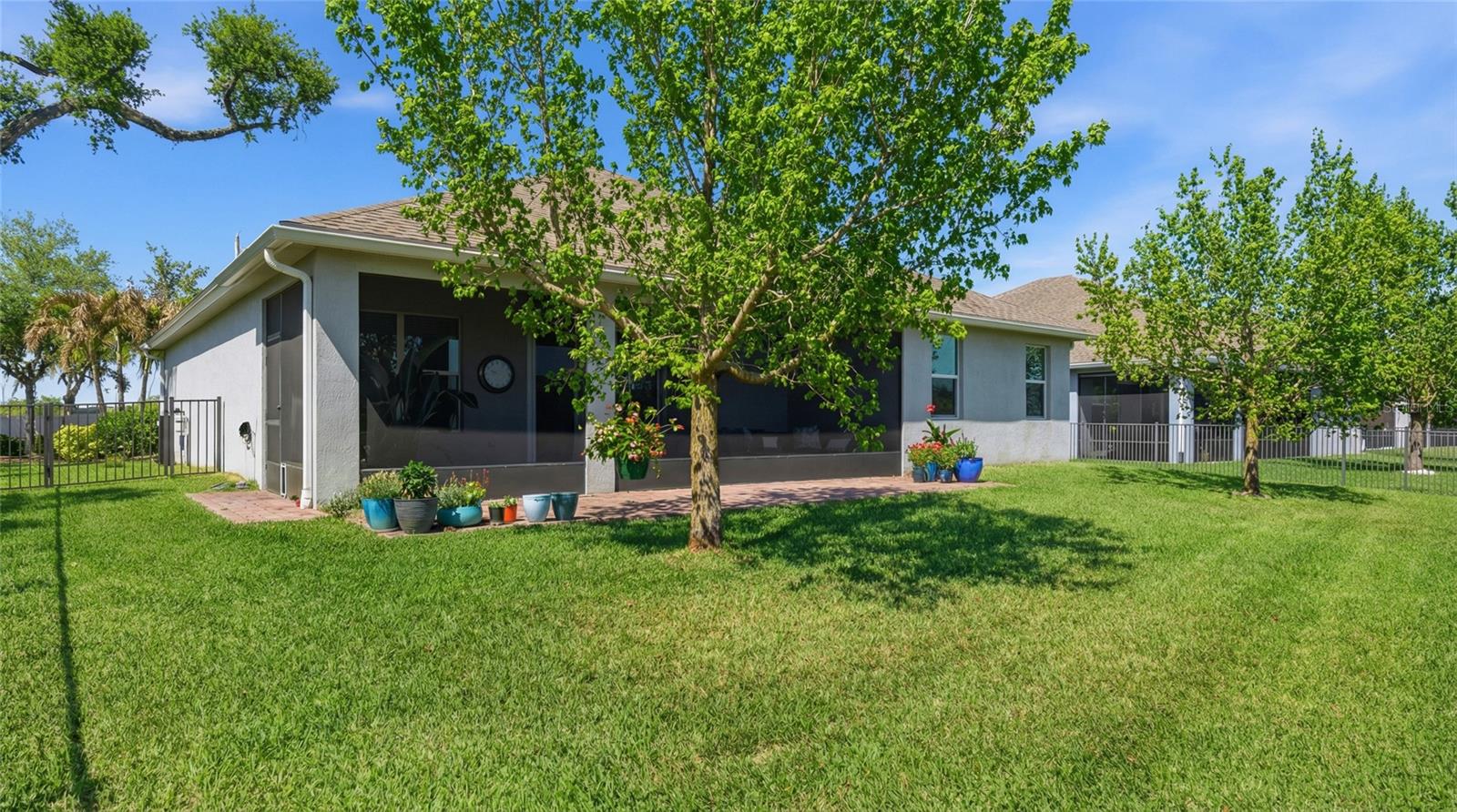 Listing photo id 24 for 1650 Segovia Circle