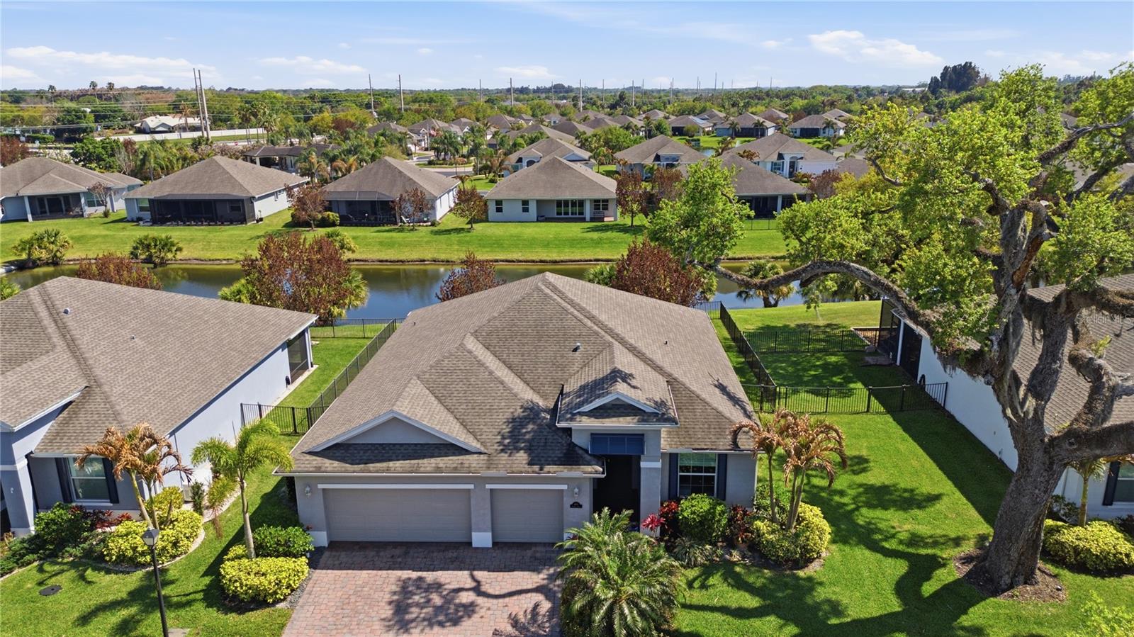 Listing photo id 27 for 1650 Segovia Circle