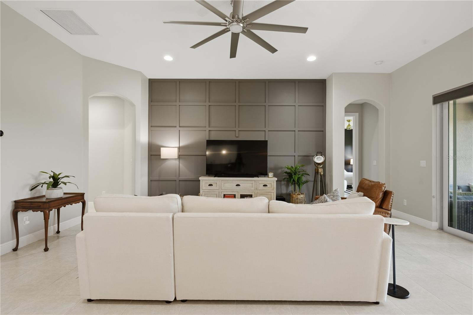 Listing photo id 1 for 1650 Segovia Circle