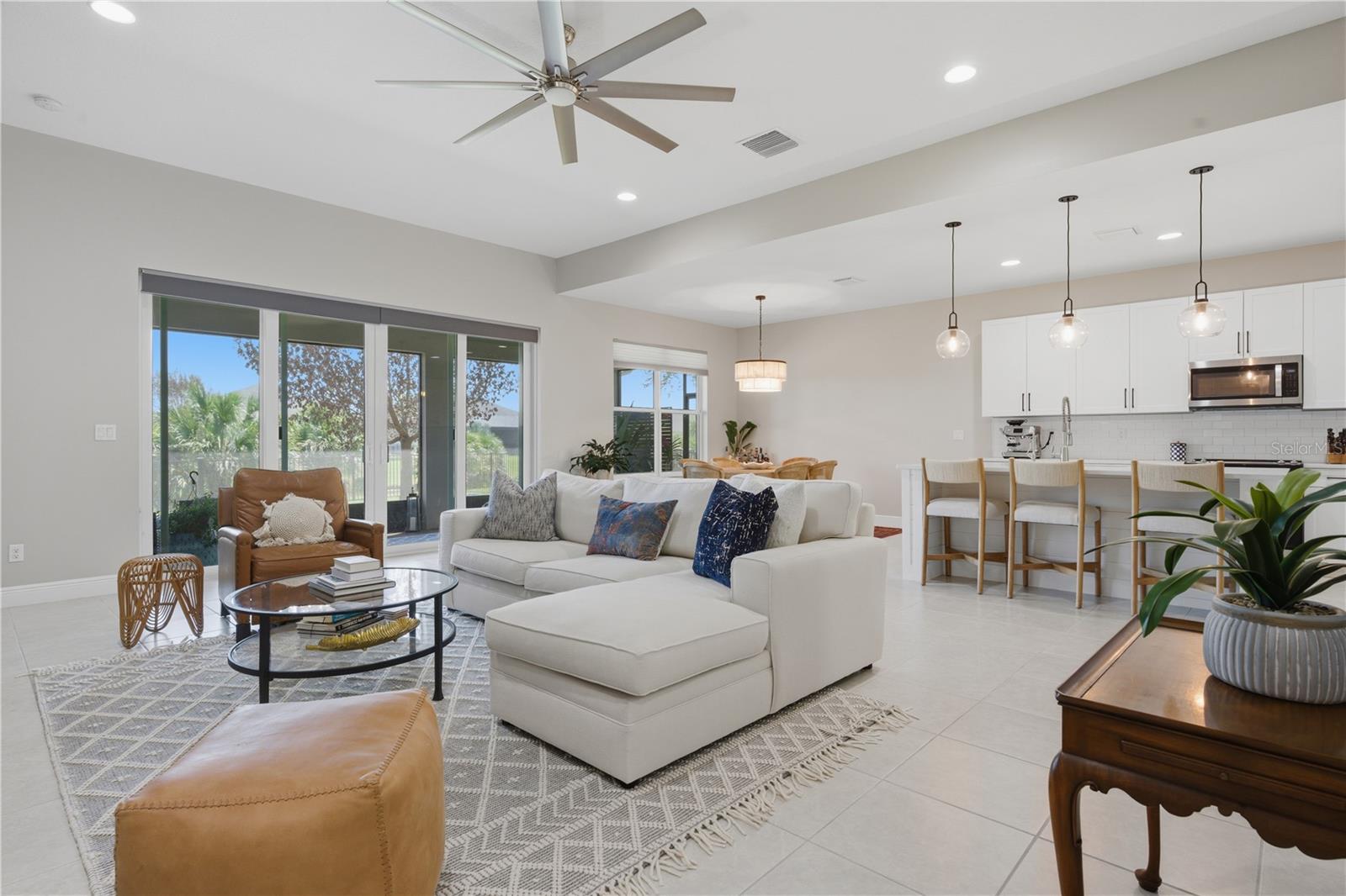 Listing photo id 4 for 1650 Segovia Circle