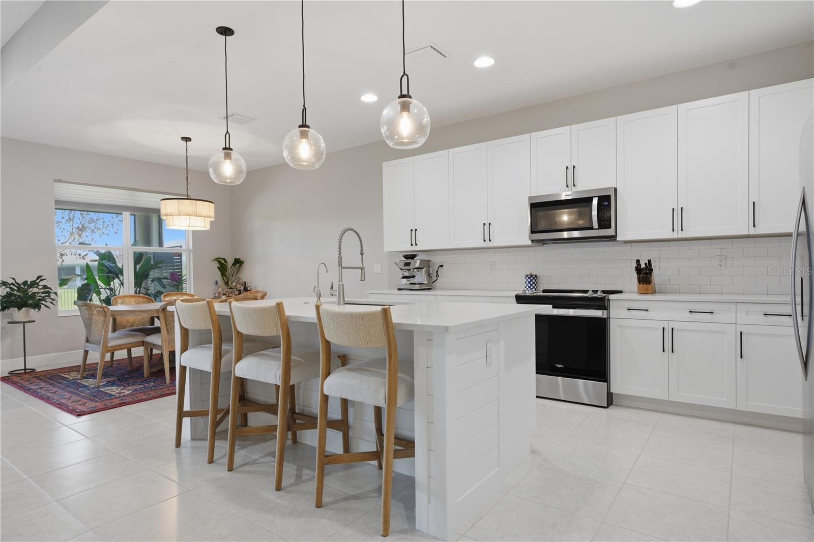 Listing photo id 6 for 1650 Segovia Circle